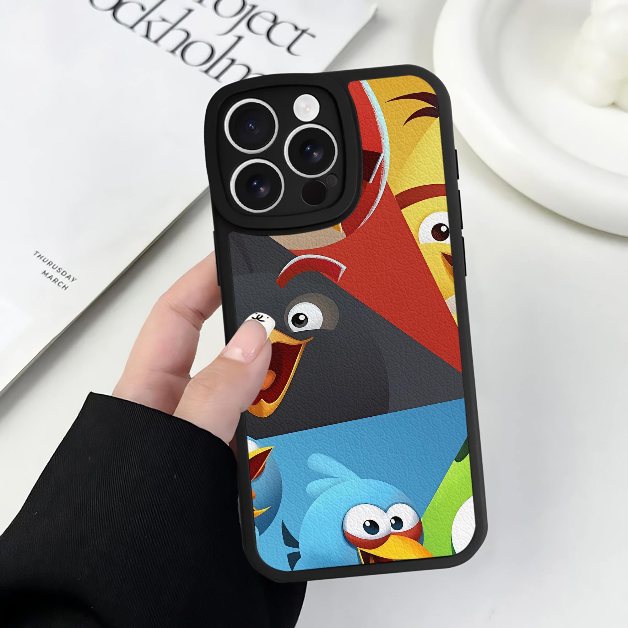 （画像用） Angry Birds アングリーバード 【iPhone 16シリーズ対応】シリコンスマホケース（レザー調） 材質：シリコン